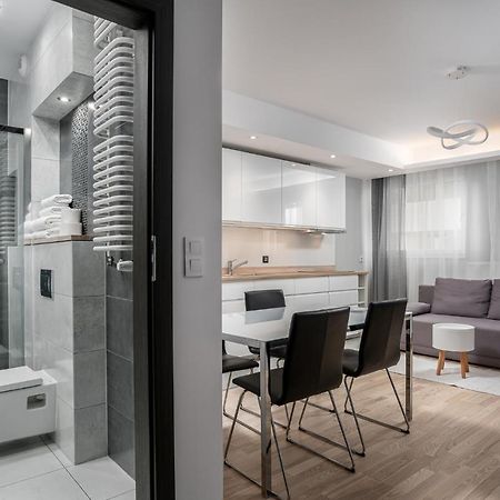Rentplanet - Apartamenty Atal Tower 브로츠와프 외부 사진