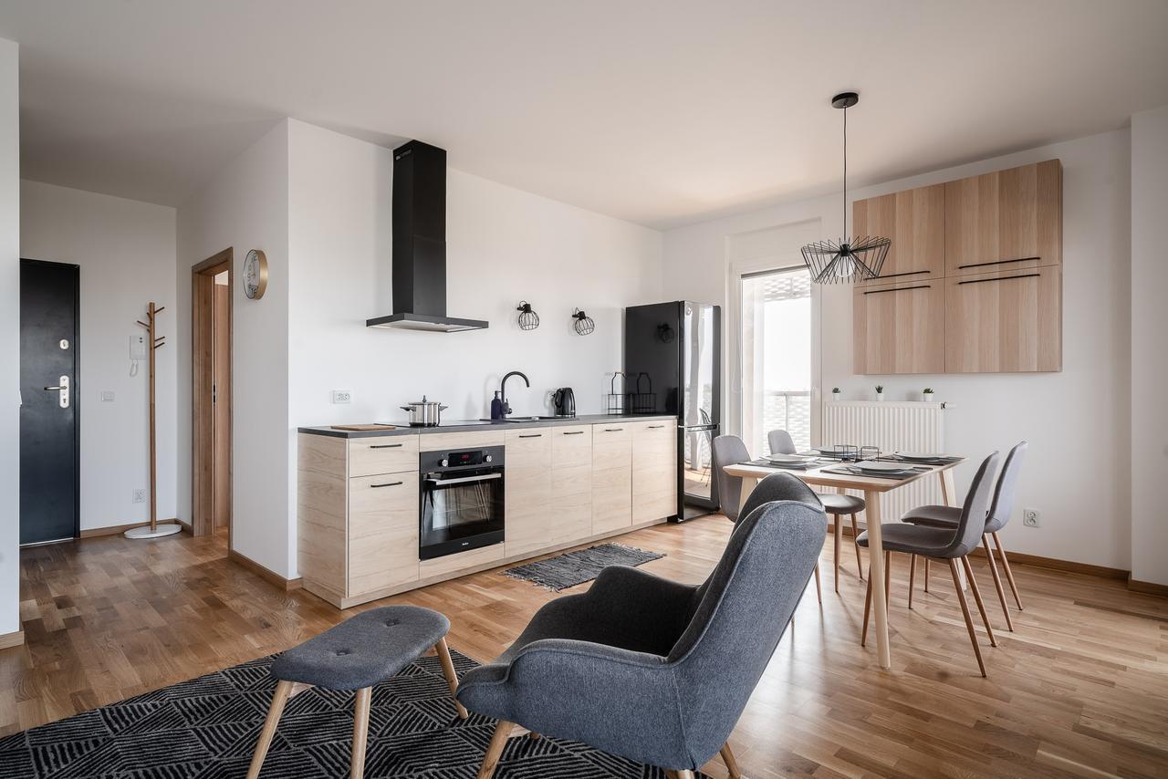 Rentplanet - Apartamenty Atal Tower 브로츠와프 외부 사진