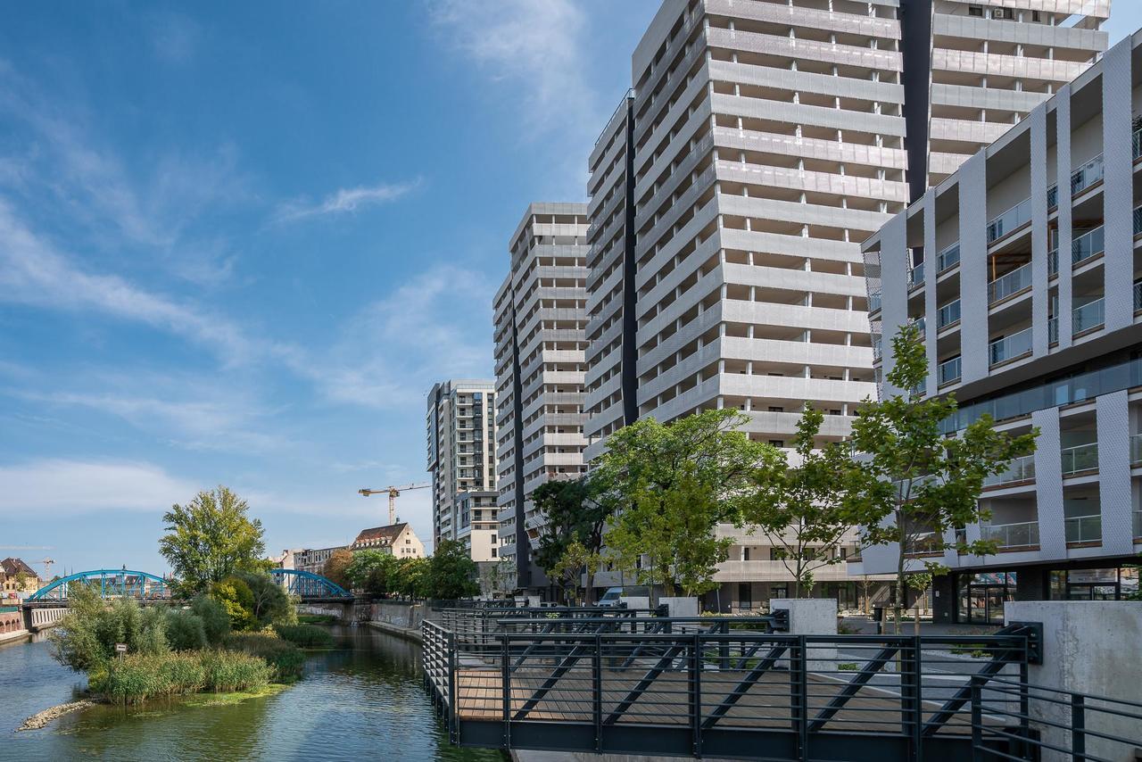 Rentplanet - Apartamenty Atal Tower 브로츠와프 외부 사진